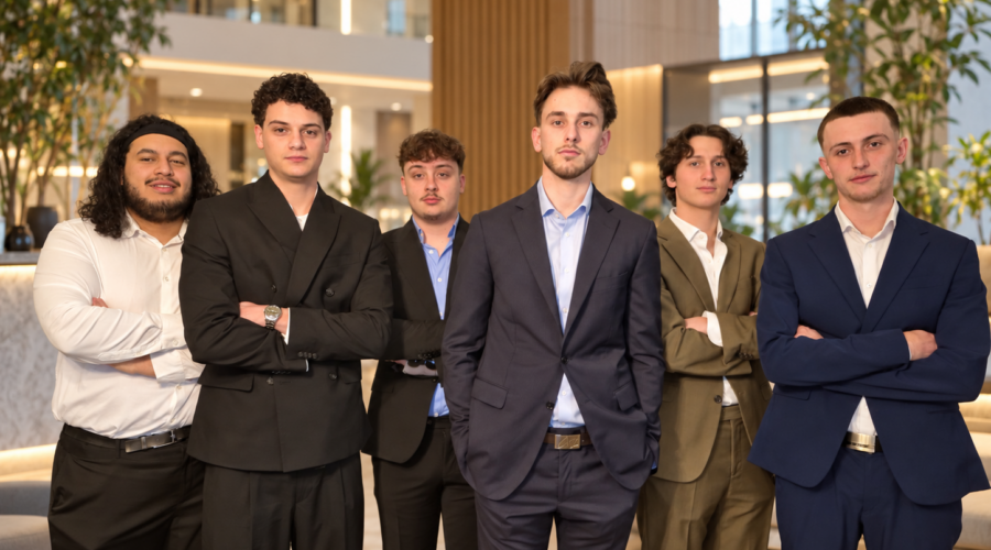 Équipe professionnelle accompagnée sur son image et sa posture