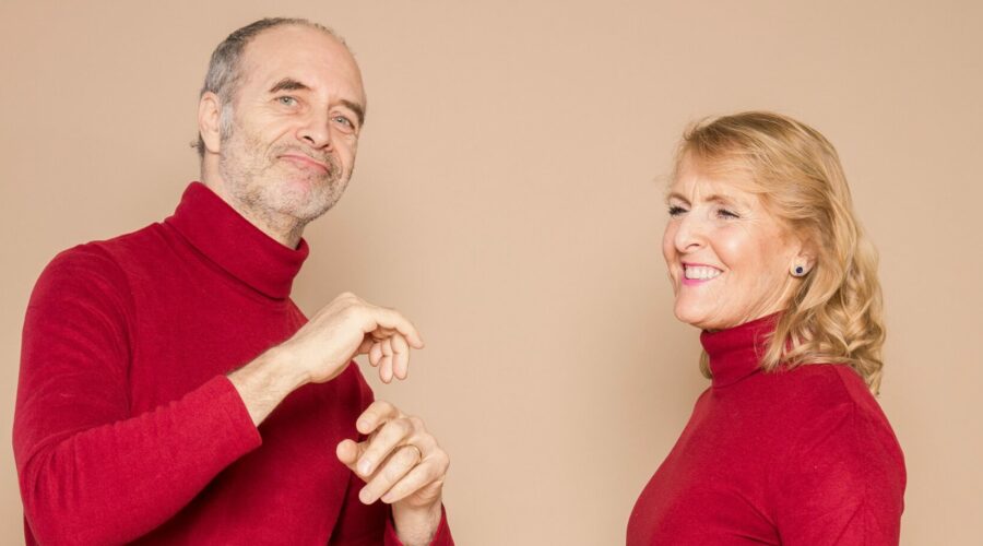 Homme et femme illustrant un accompagnement OSMOZE Legacy sur une année